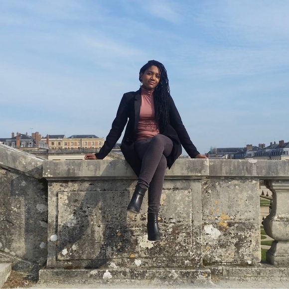 International 🌎 Thift Shop - Picture 3 of 6